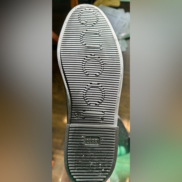 Authentic Black Gucci rain boot - Picture 4 of 4